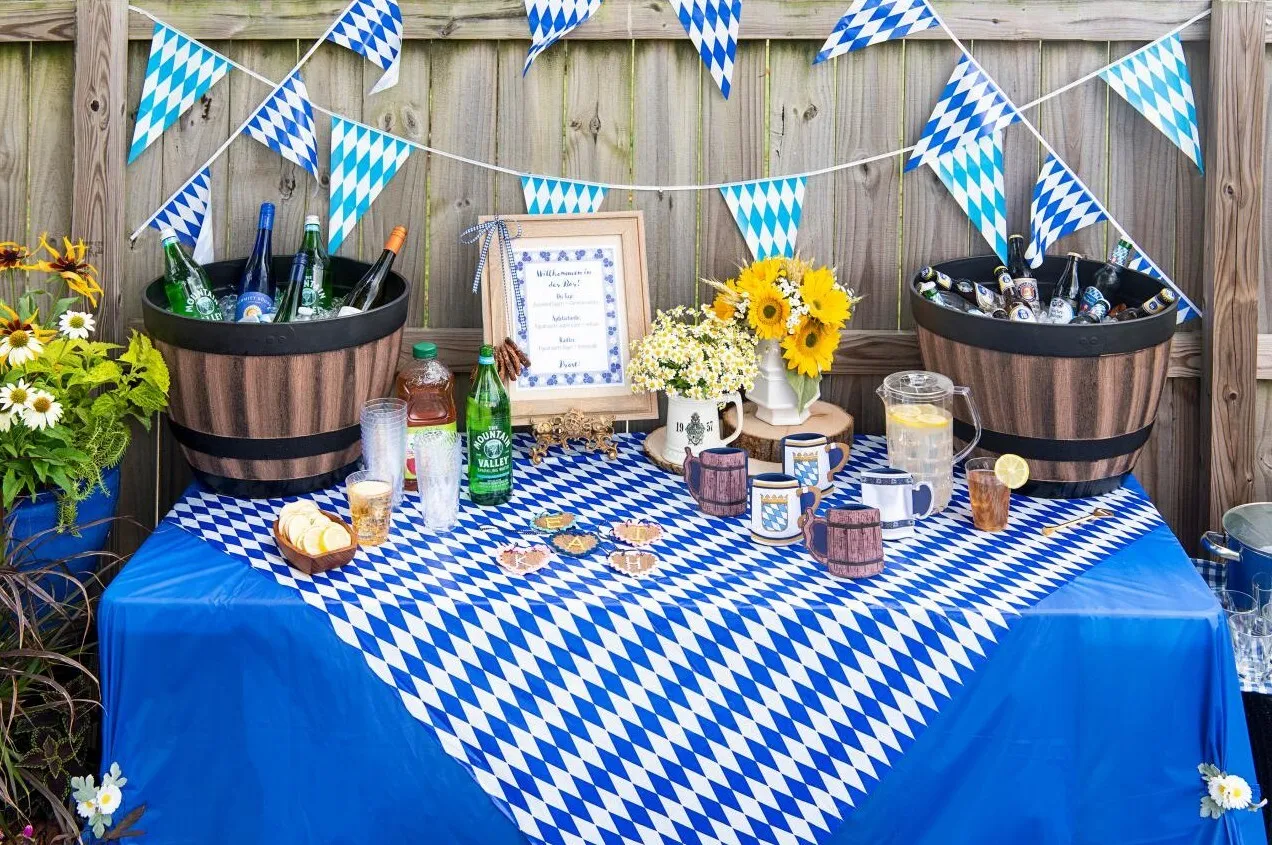 Oktoberfest decoration started pack