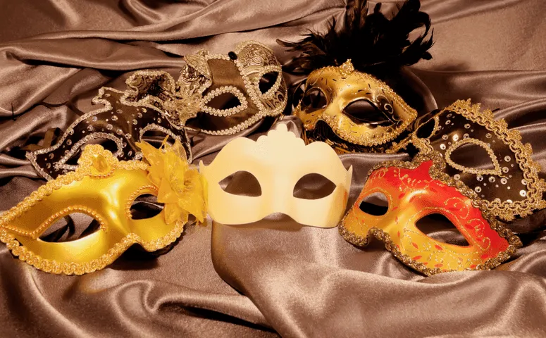 Venetian mask 