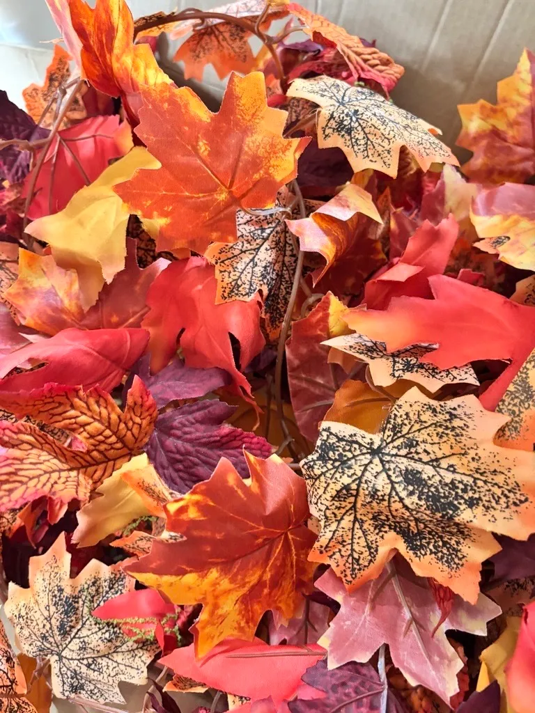 Autumn leaf garland box
