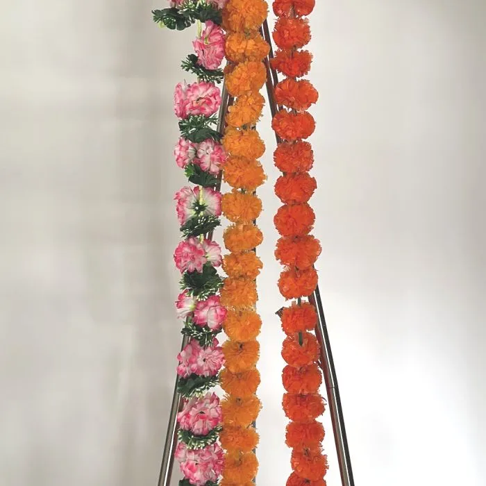 Assorted Flowers Garlands bog box
