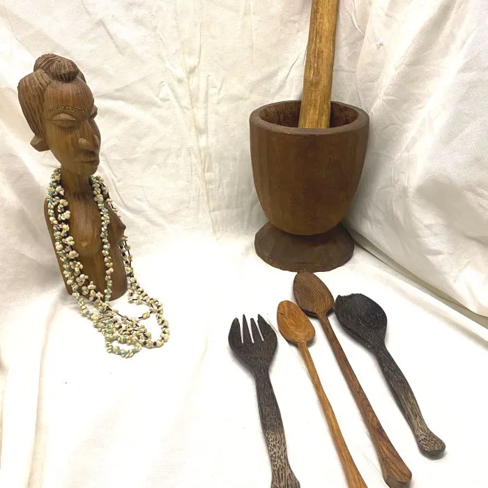 Assorted Africa Theme Accessories