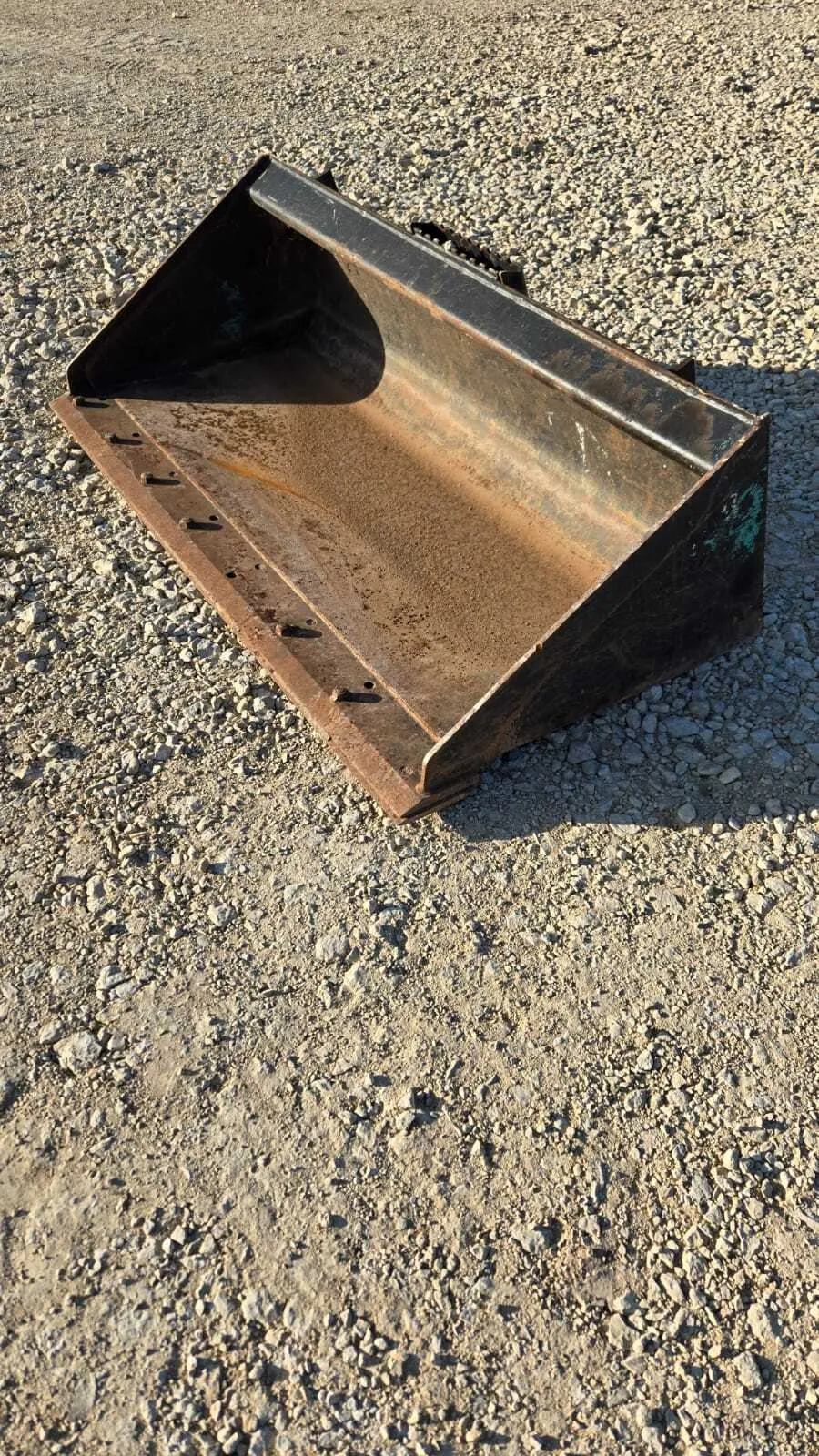 Skid loader smooth bucket 60''