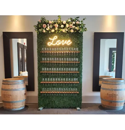 Boxwood Champagne Wall *