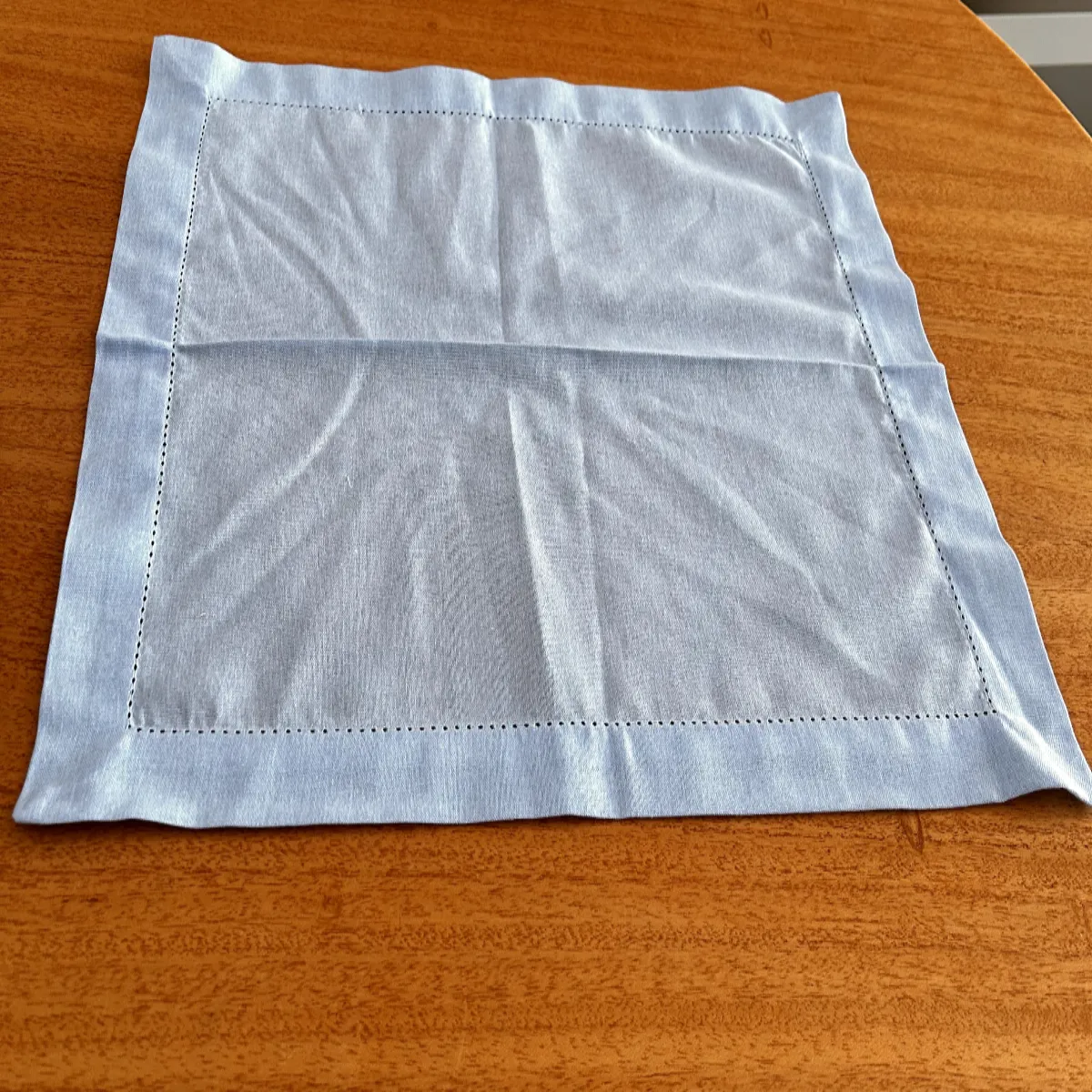 Guardanapo de tecido 10 unidades cores: azul bebê, azul marinho, bege; marfim, marrom caqui, verde musgo, vermelho bordô; rosa claro.