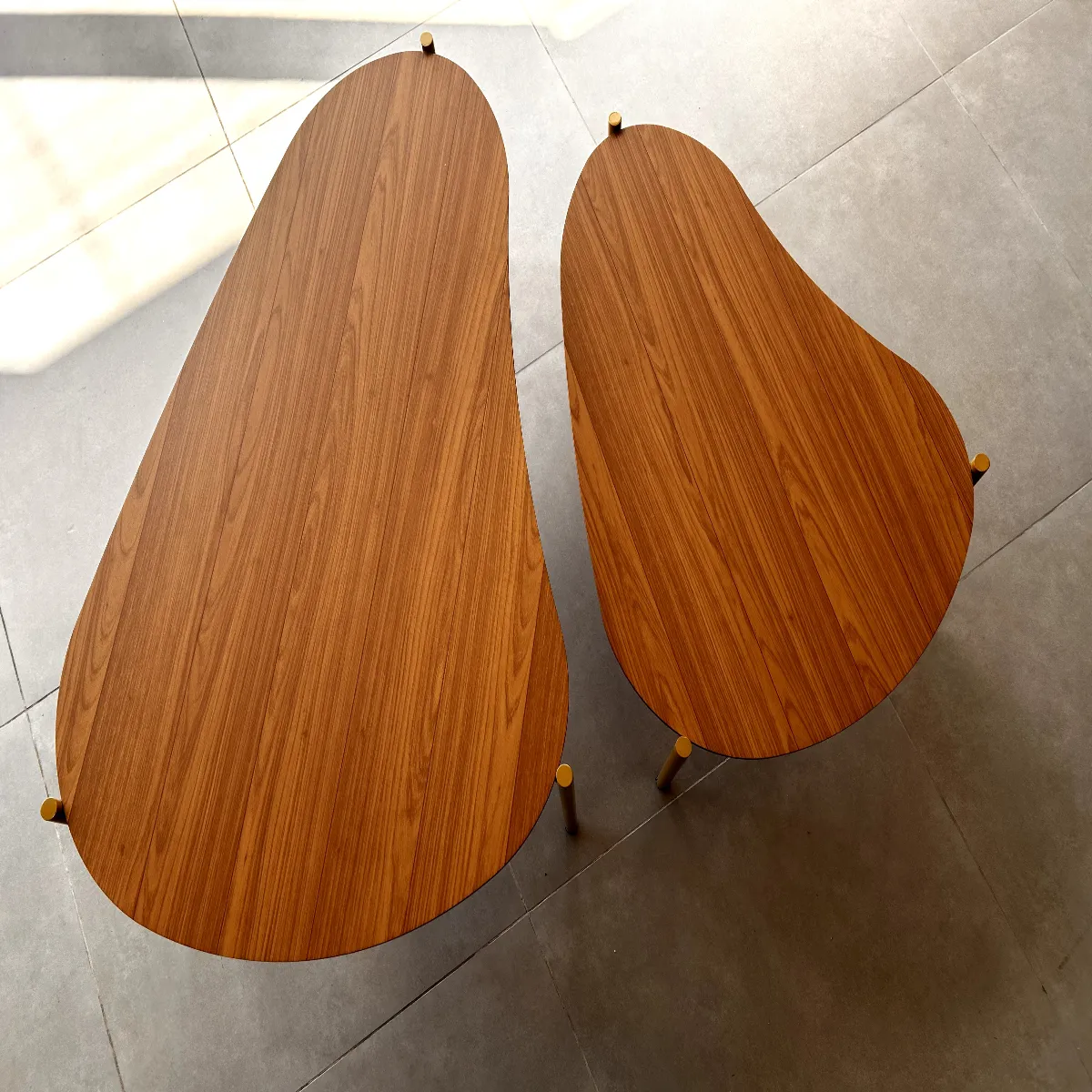 Conjunto de mesa de Centro Organica_uma sobre a outra