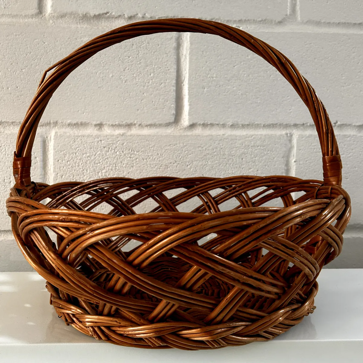 Cesta de vime com alça