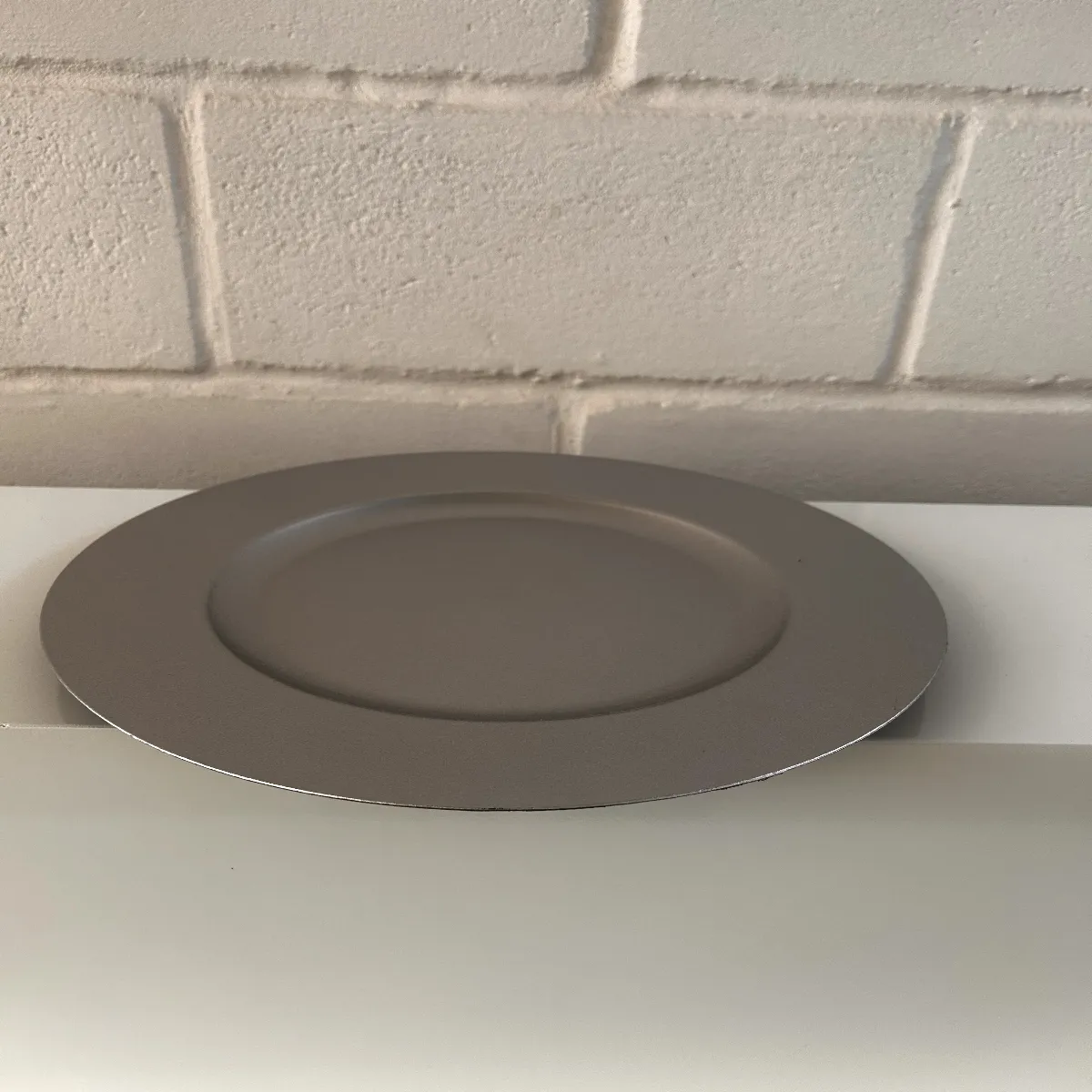 Sousplat cinza plateado