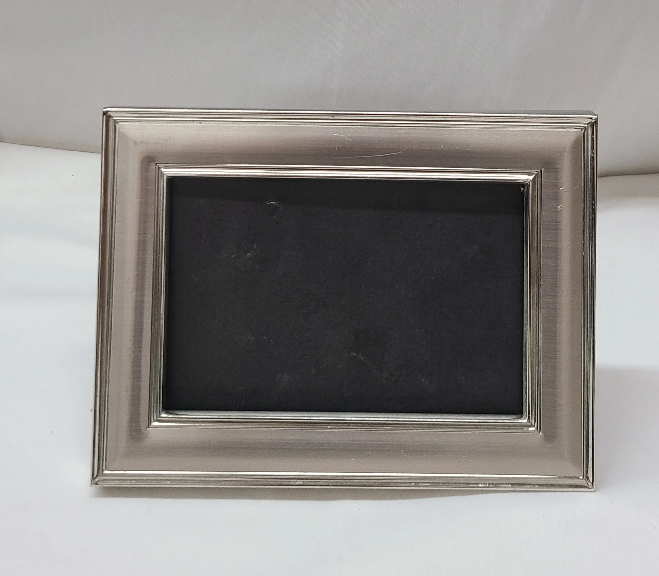 Curved Silver Frame 4"x6" or 7"x5"