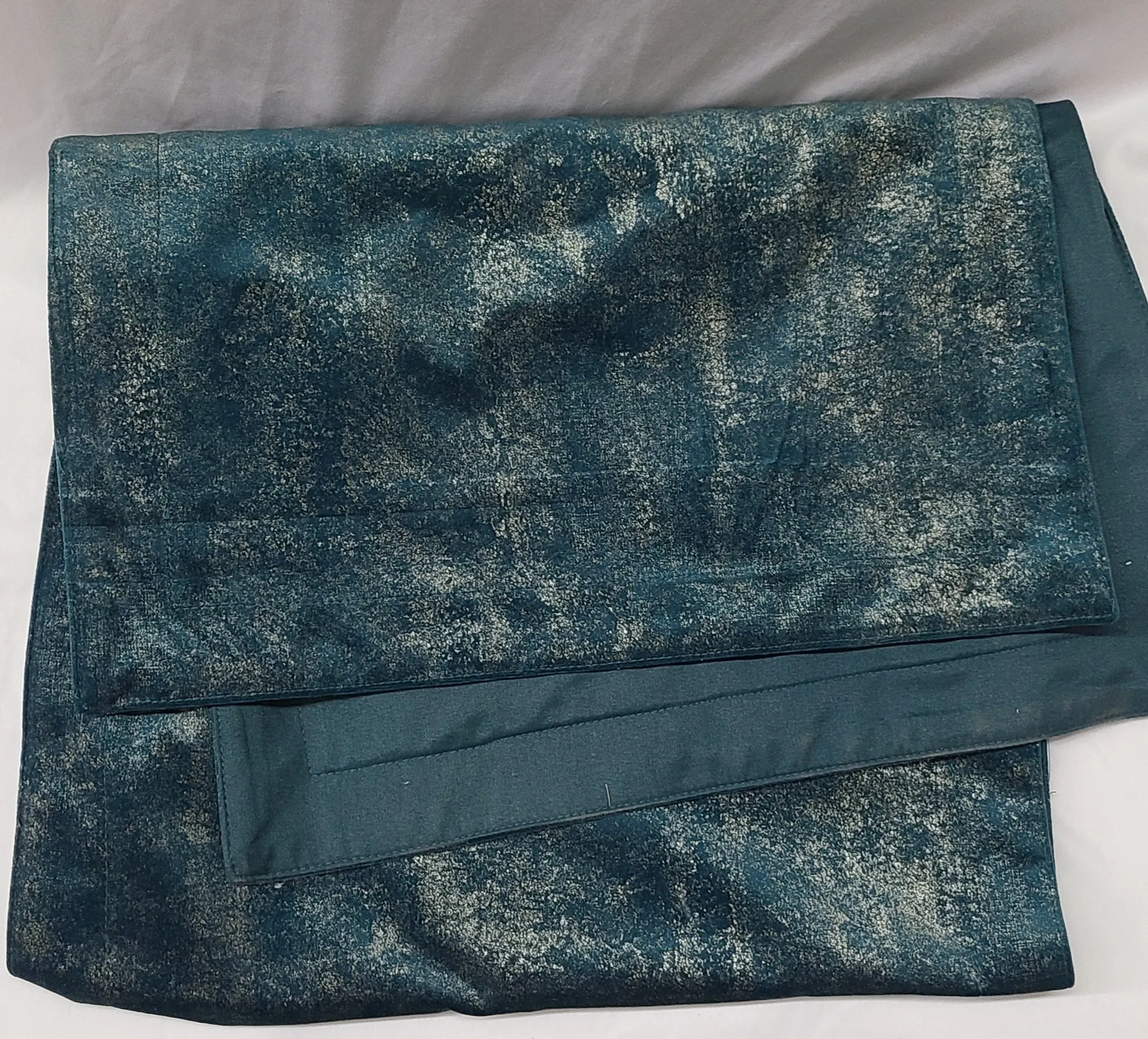 Gold & Green Table Runner