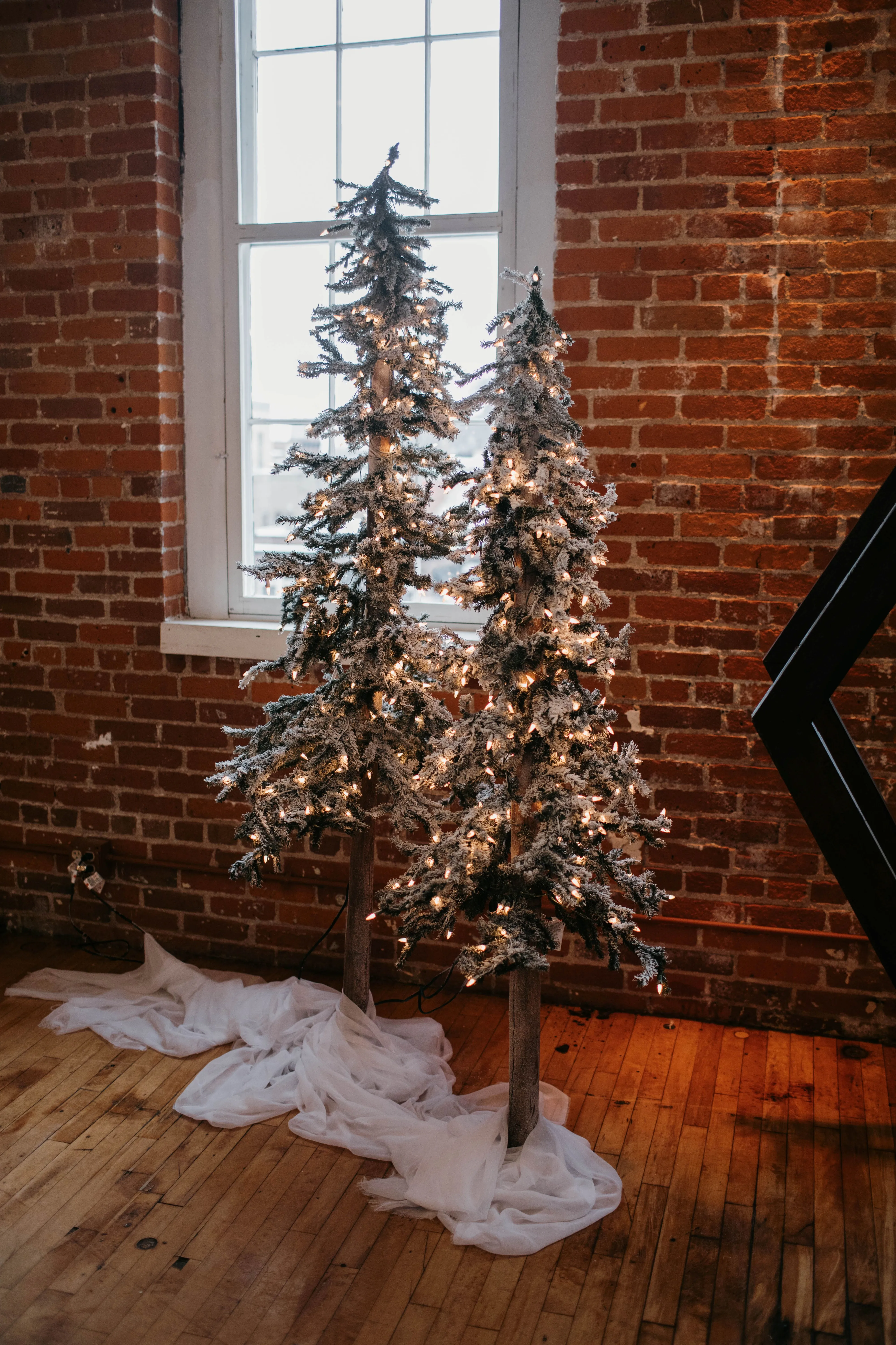 7 ft or 6ft  Grandin Road Pre-lit  Alpine Flocked Artificial Tree