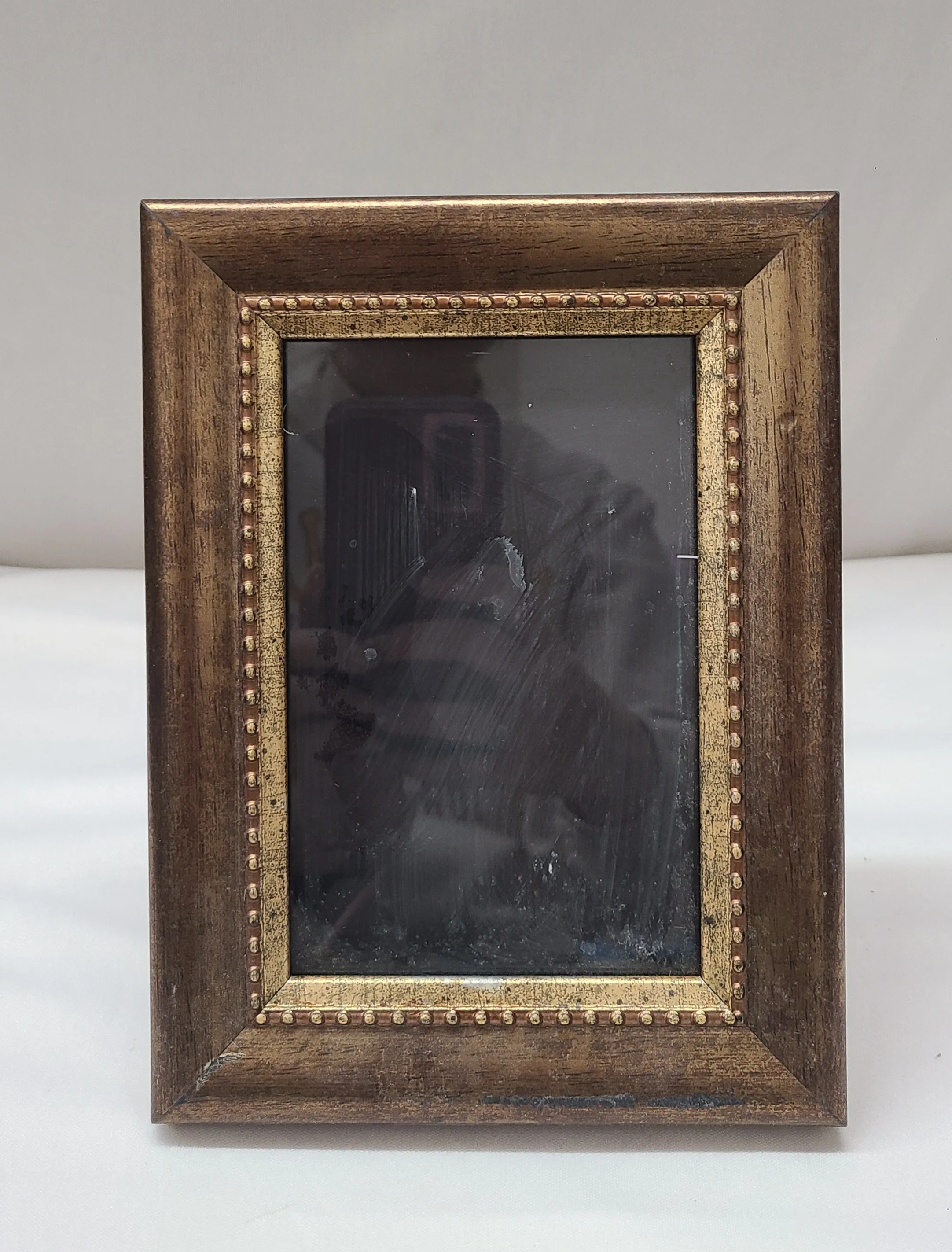 Bronze Dot Frame 4"x6"