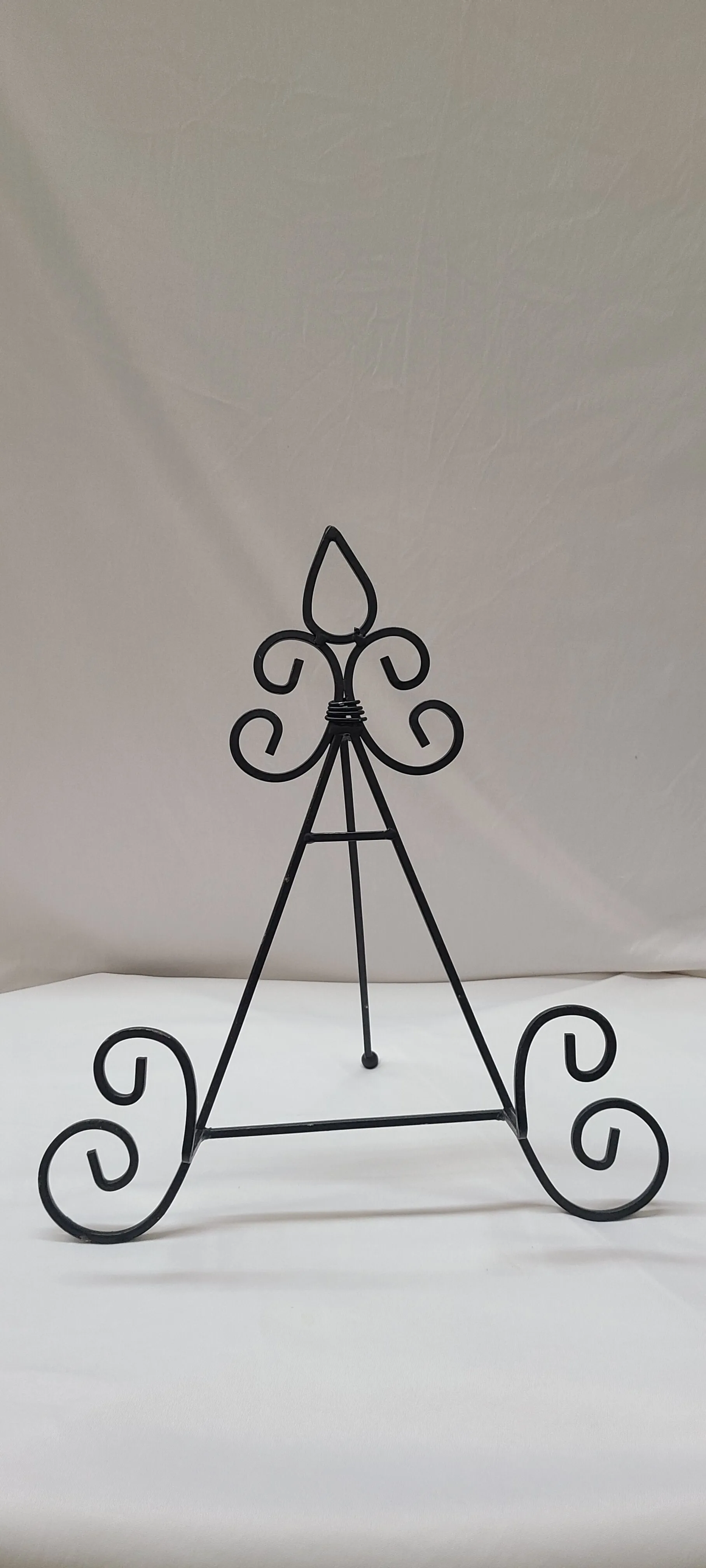 Fancy Black Table Easel