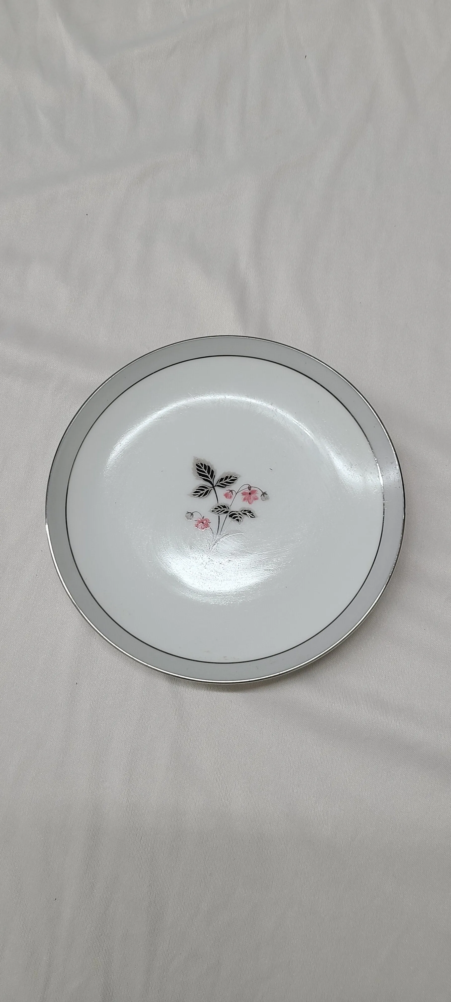 Gray Rim Floral Collection