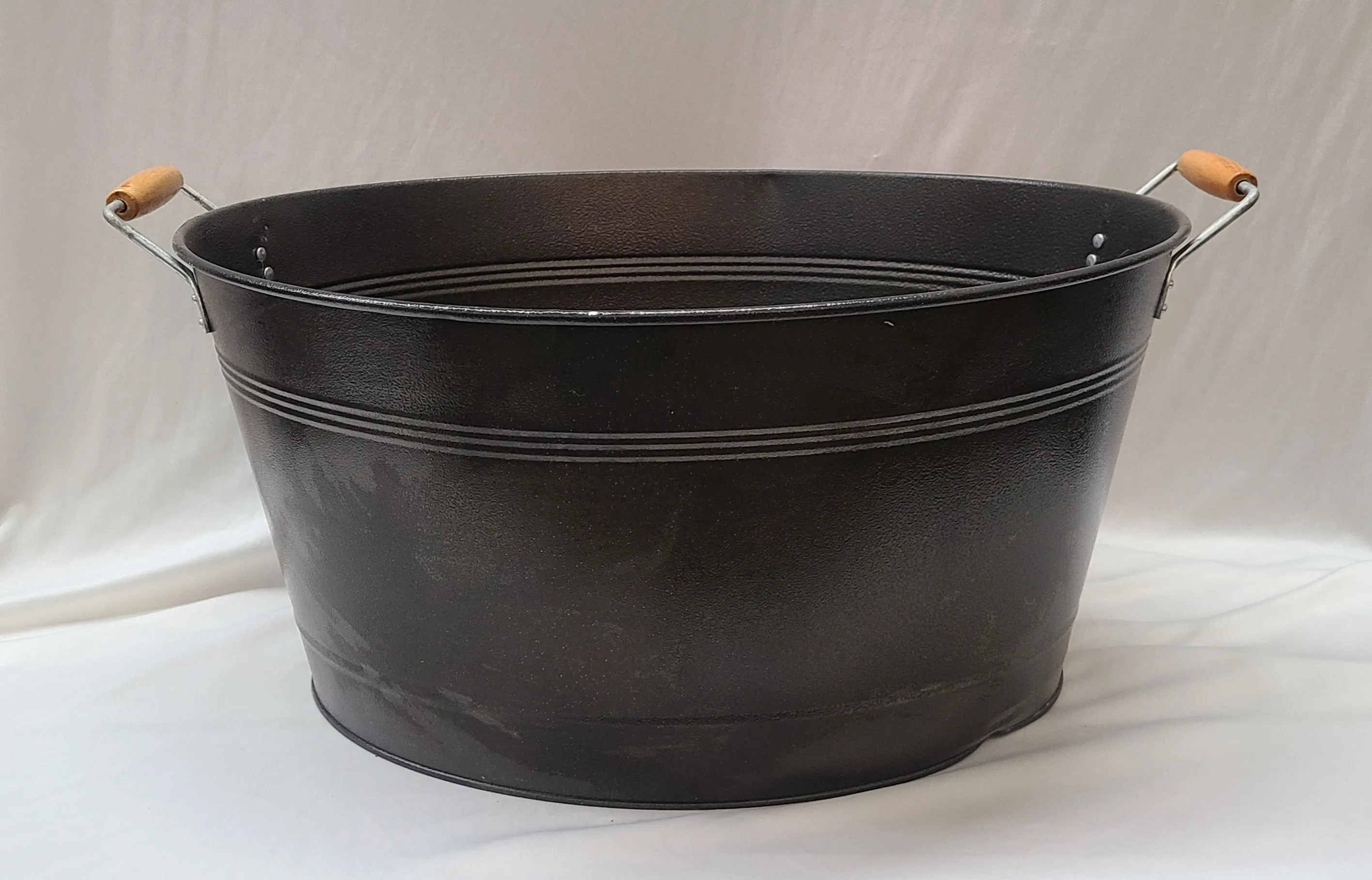 Black Metal Tubs