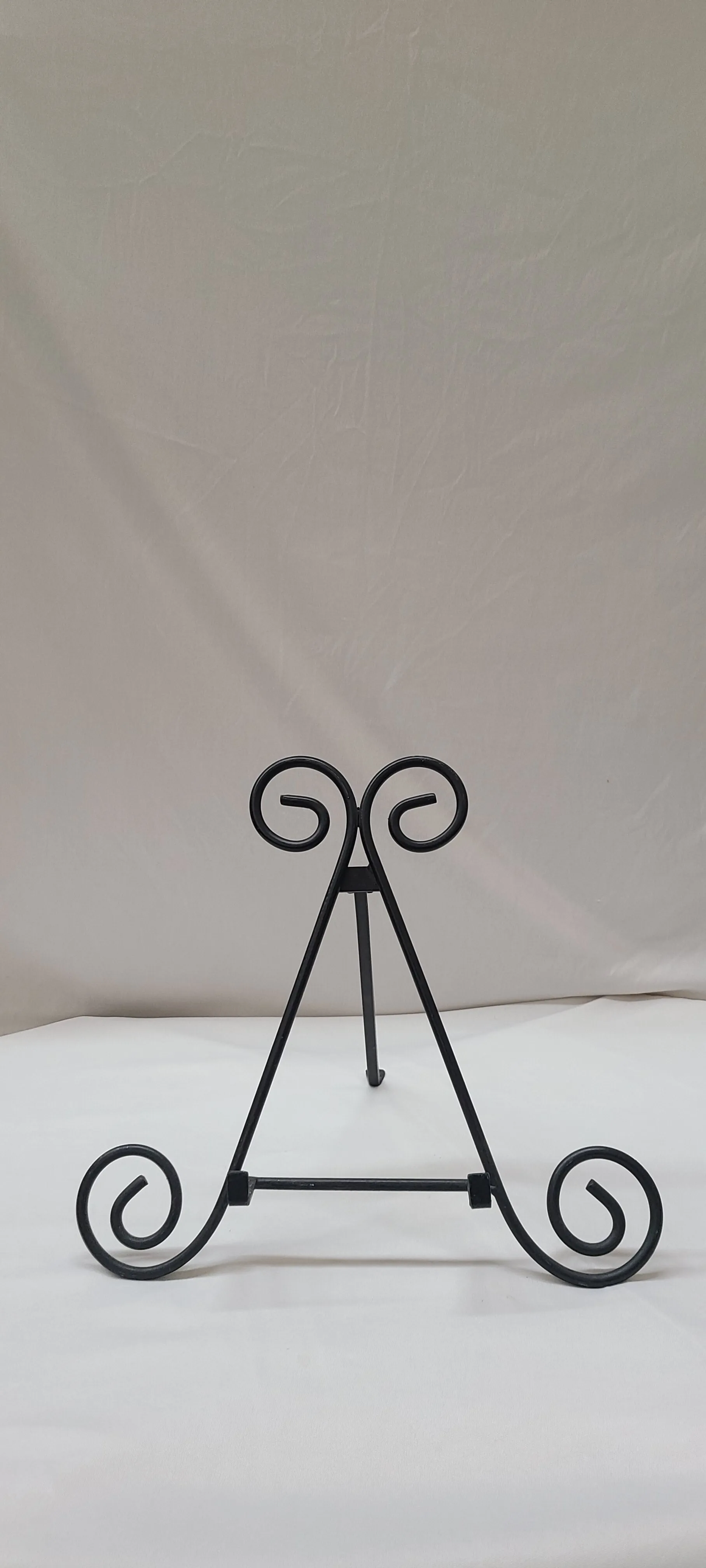 Loopy Black Table Easel