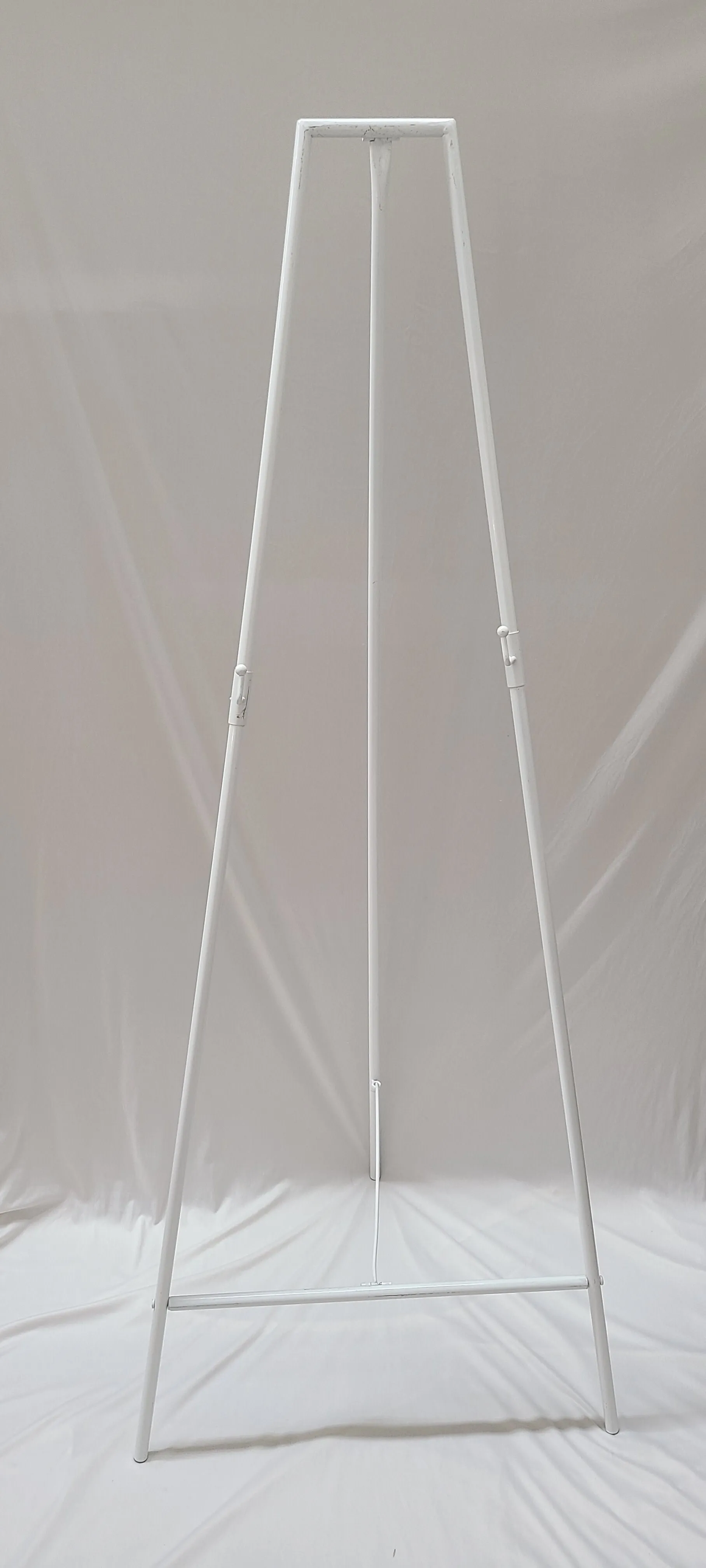 White Metal Easel