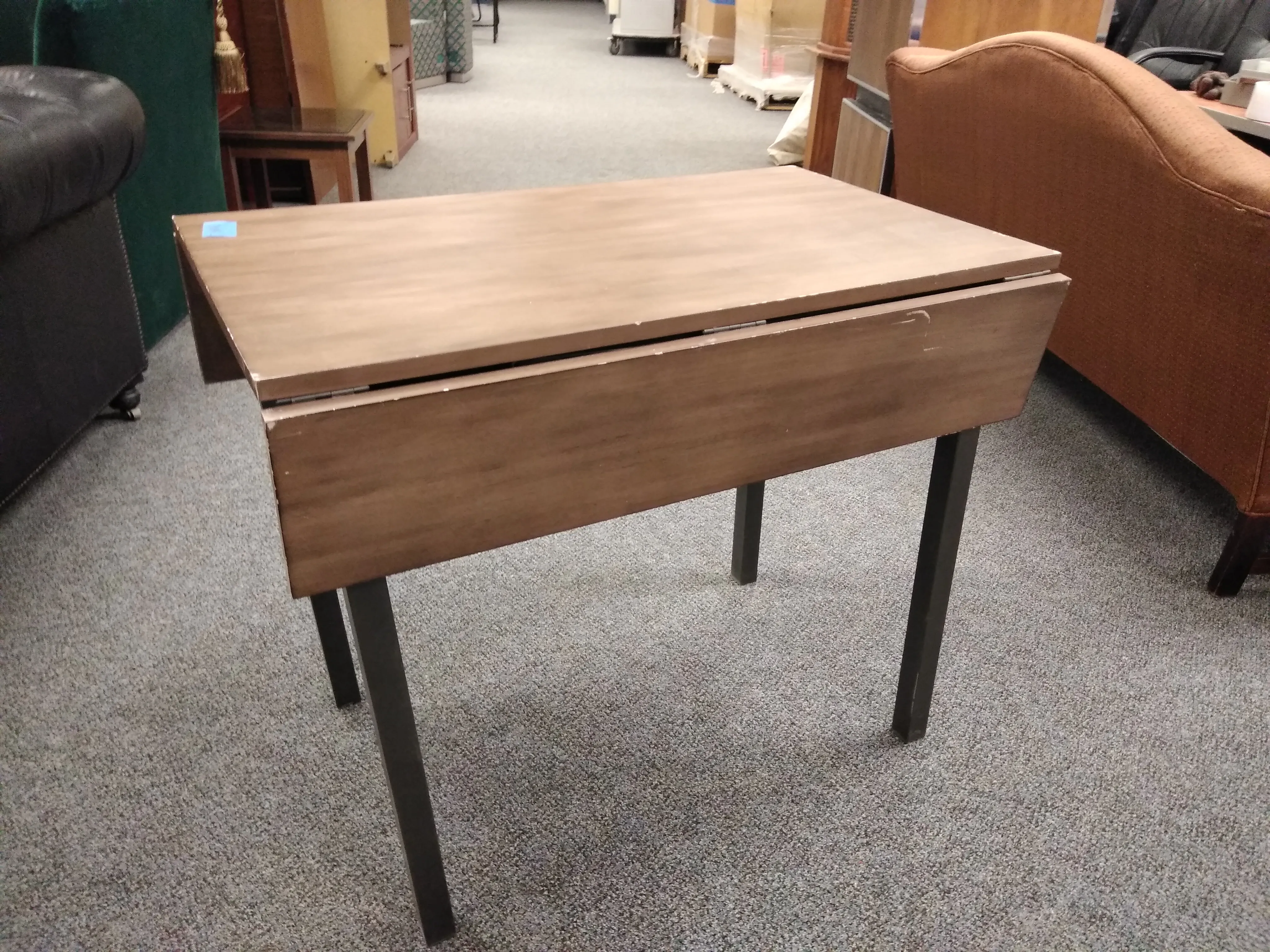 Table with extending sides