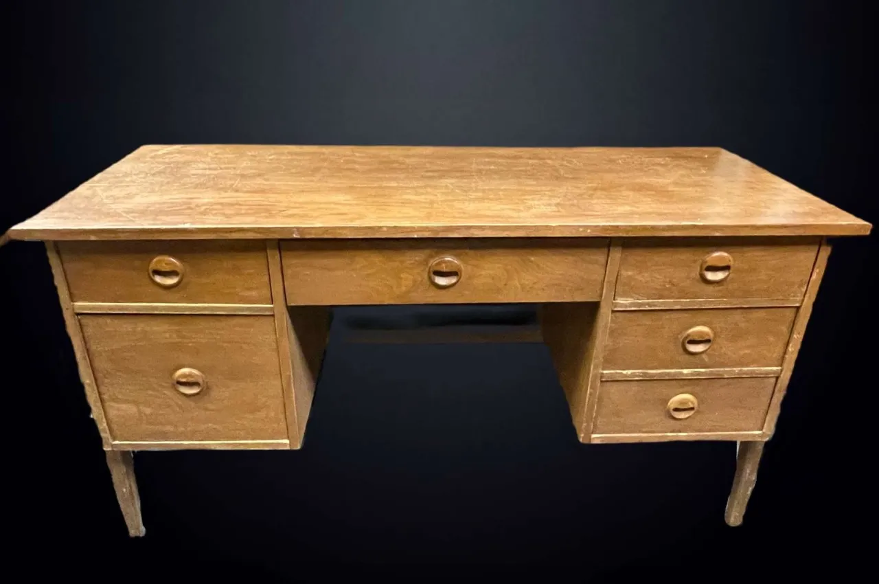 Desk Tan Woodgrain