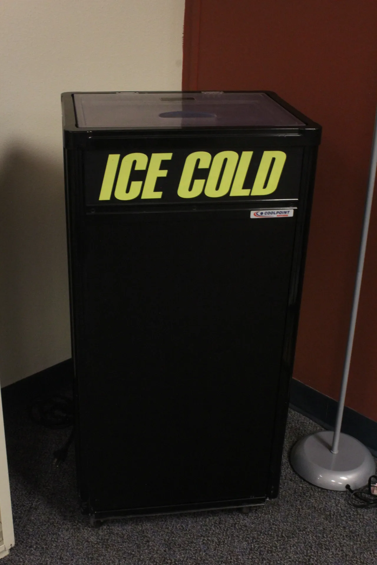 Refrigerator Beverage Cooler "Ice Cold"