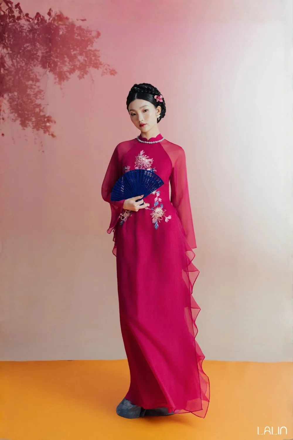 Áo Dài Tơ Đính Kết Cúc Thy