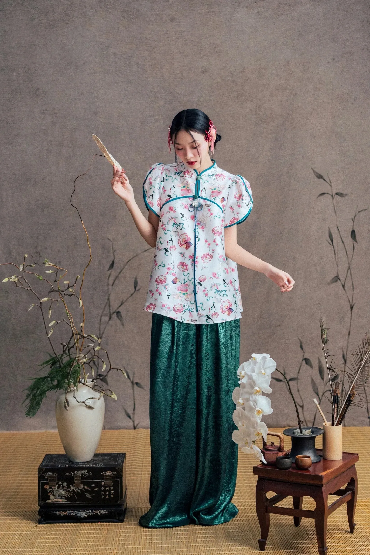 Ngọc Diện Set - White & Metalic Green