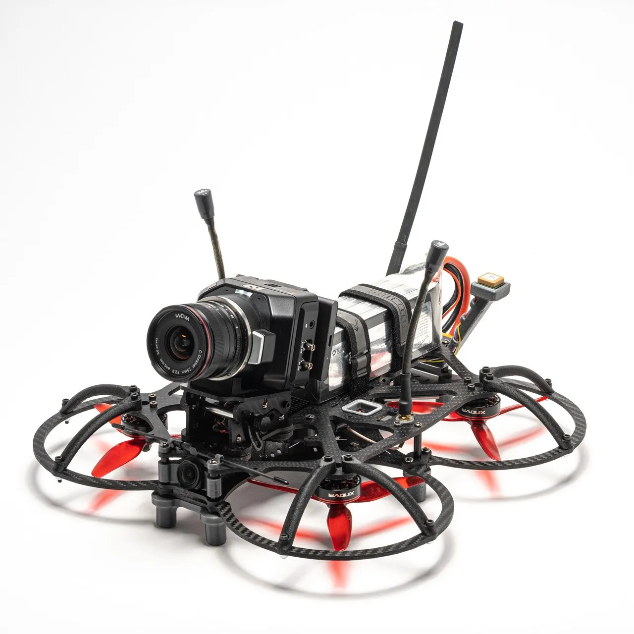 DRONE FPV com Blackmagic e operador