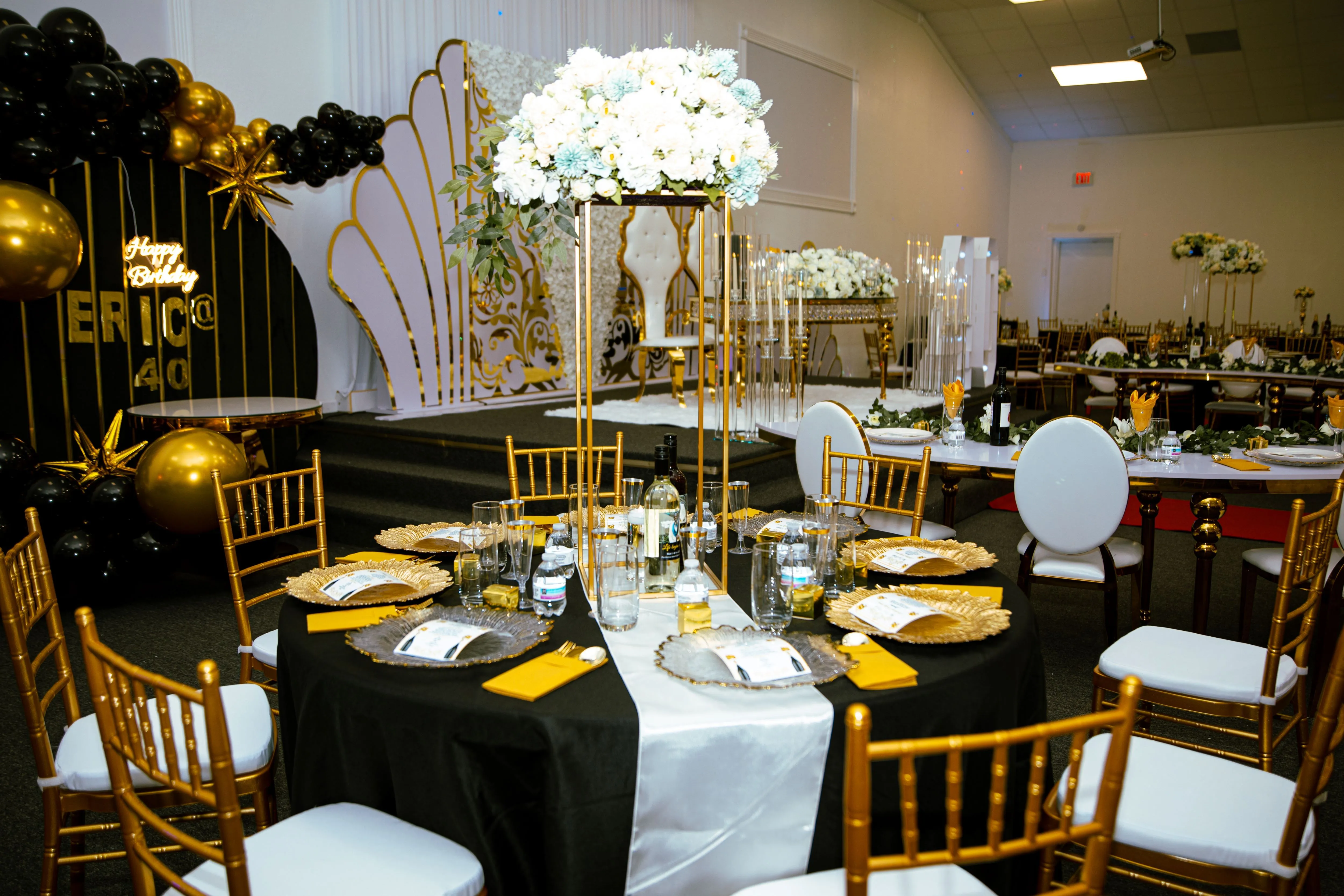  Round black tablecloth