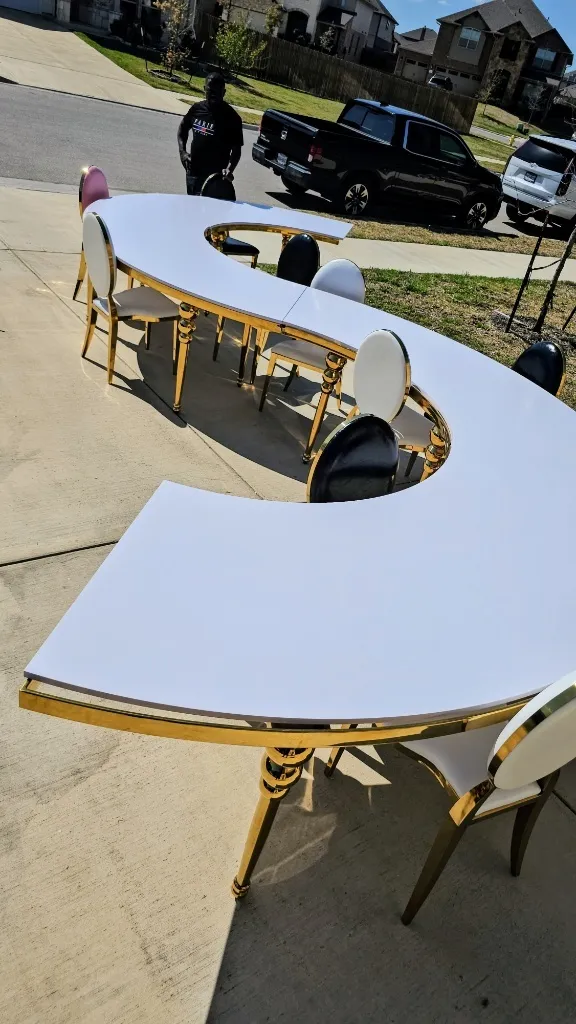 The Grand Serpentine "S" Table Package (30-40 Guests)