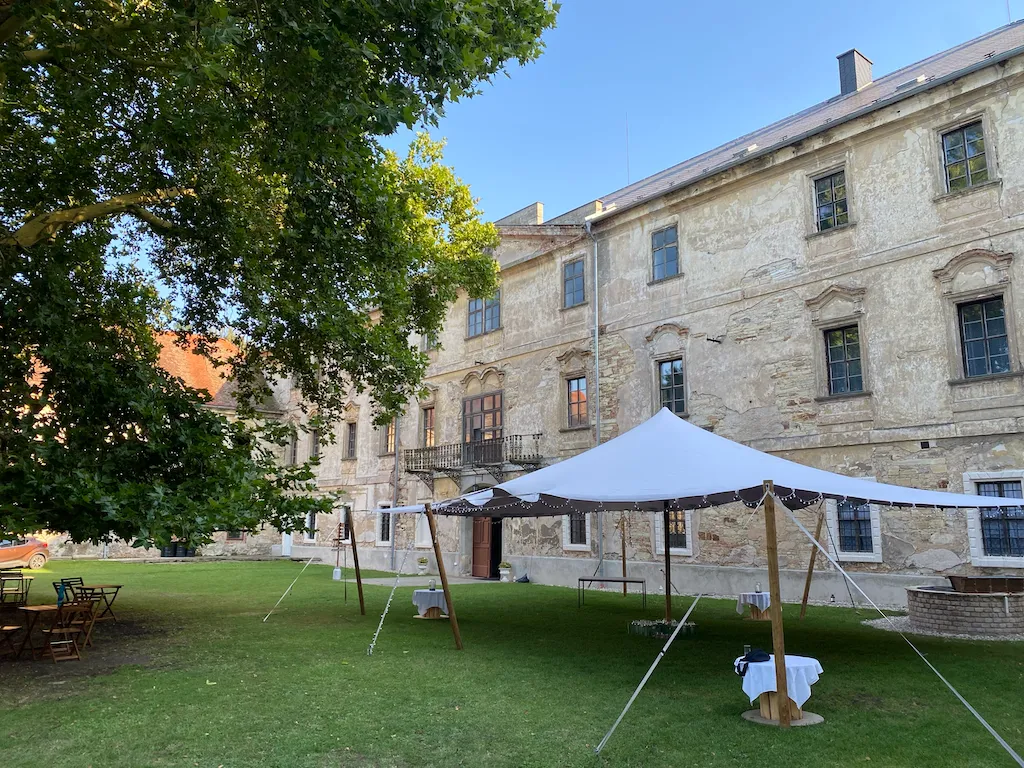 Zahradní strečový beduínský stan