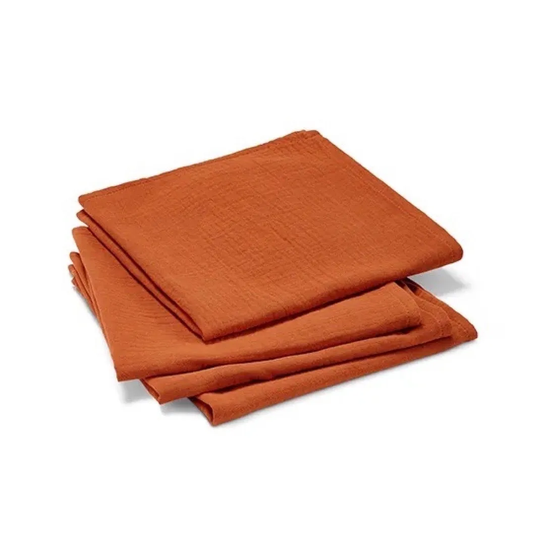 Ubrousek mušelínový v cihlové barvě