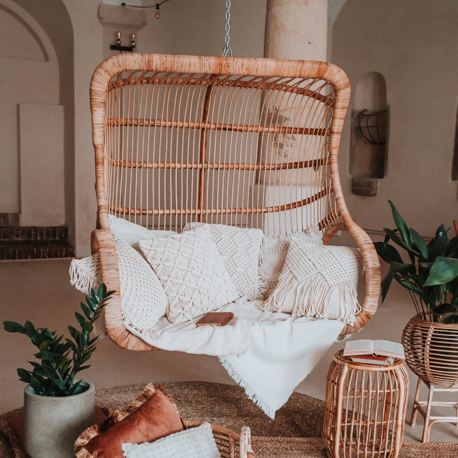 Závěsné ratanové křeslo PIYUMI