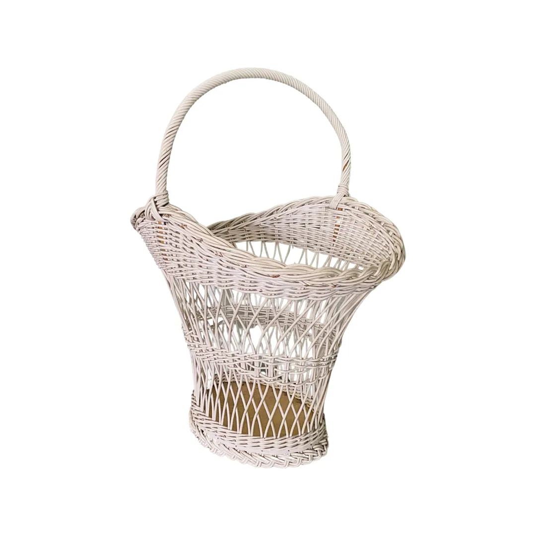 Koš proutěný bílý