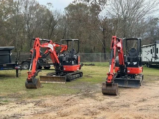 7400lb Mini Excavator- KX033