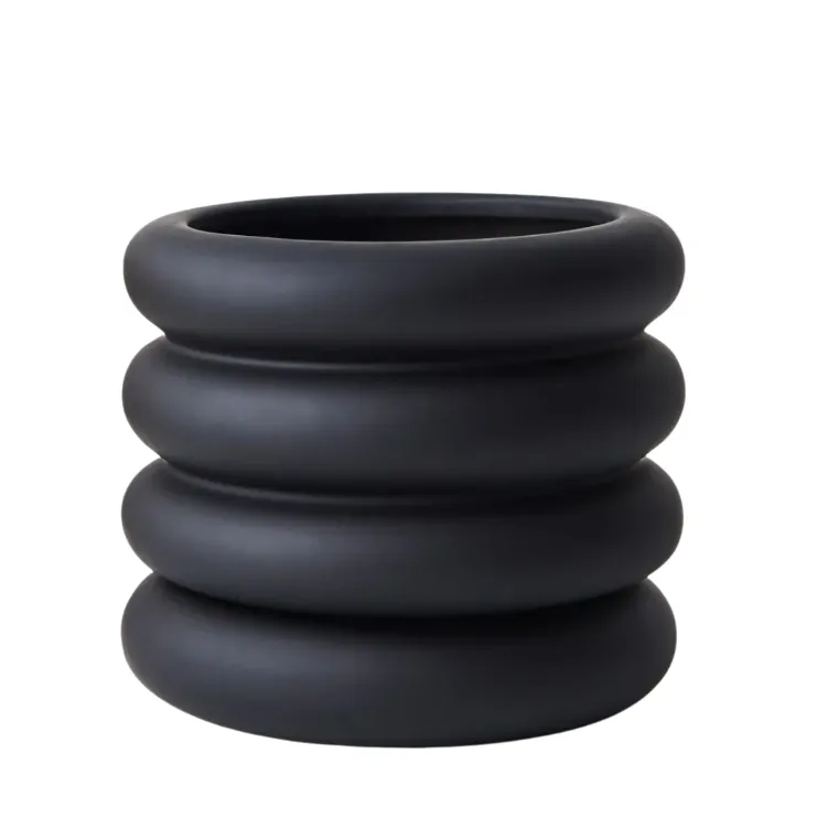 Danica w/saucer black pot