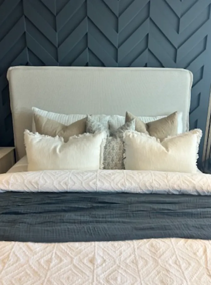 White Coverlet Bedding Set (F)