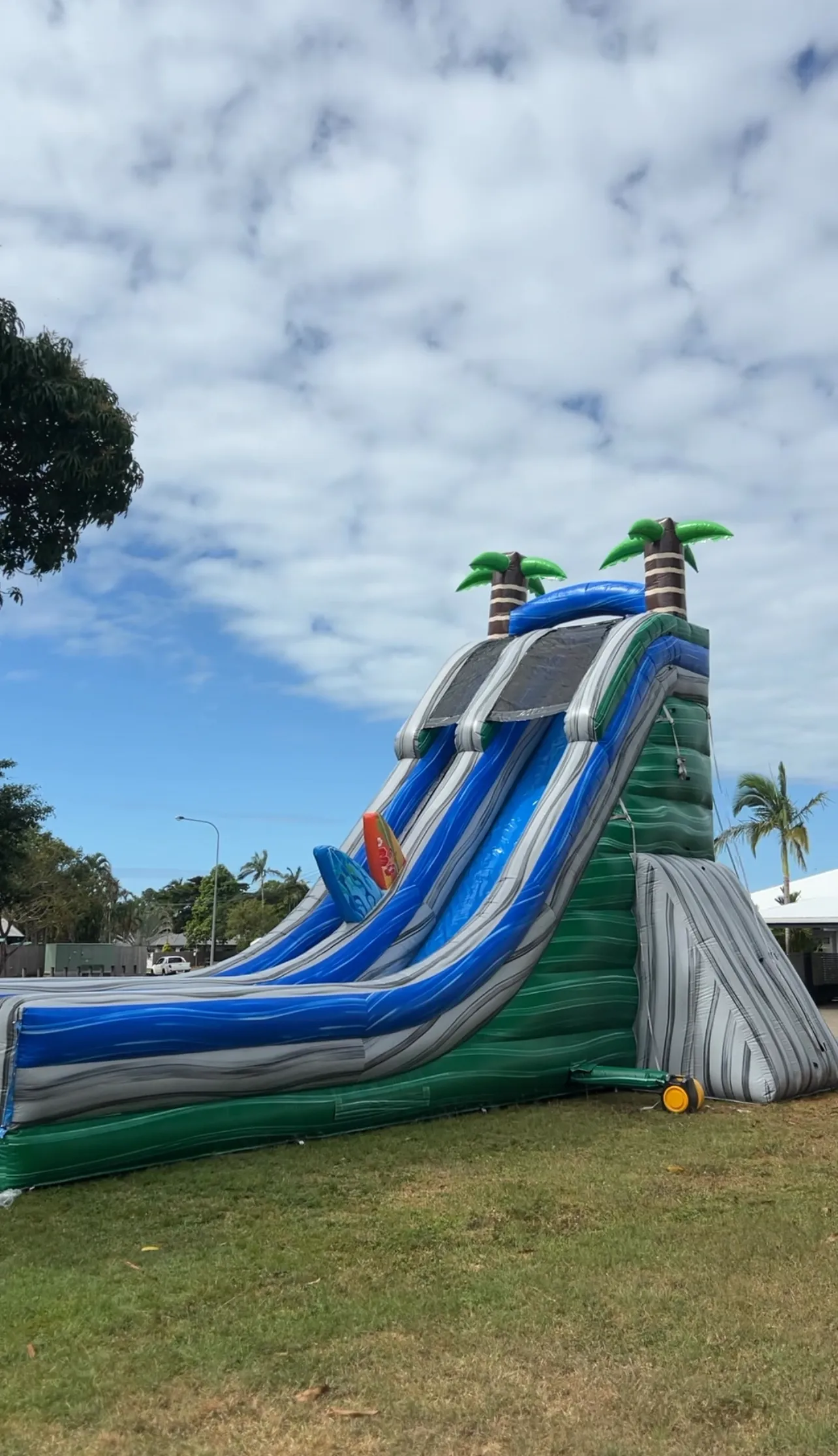 Paradise Plummet: - 28ft Dry slide