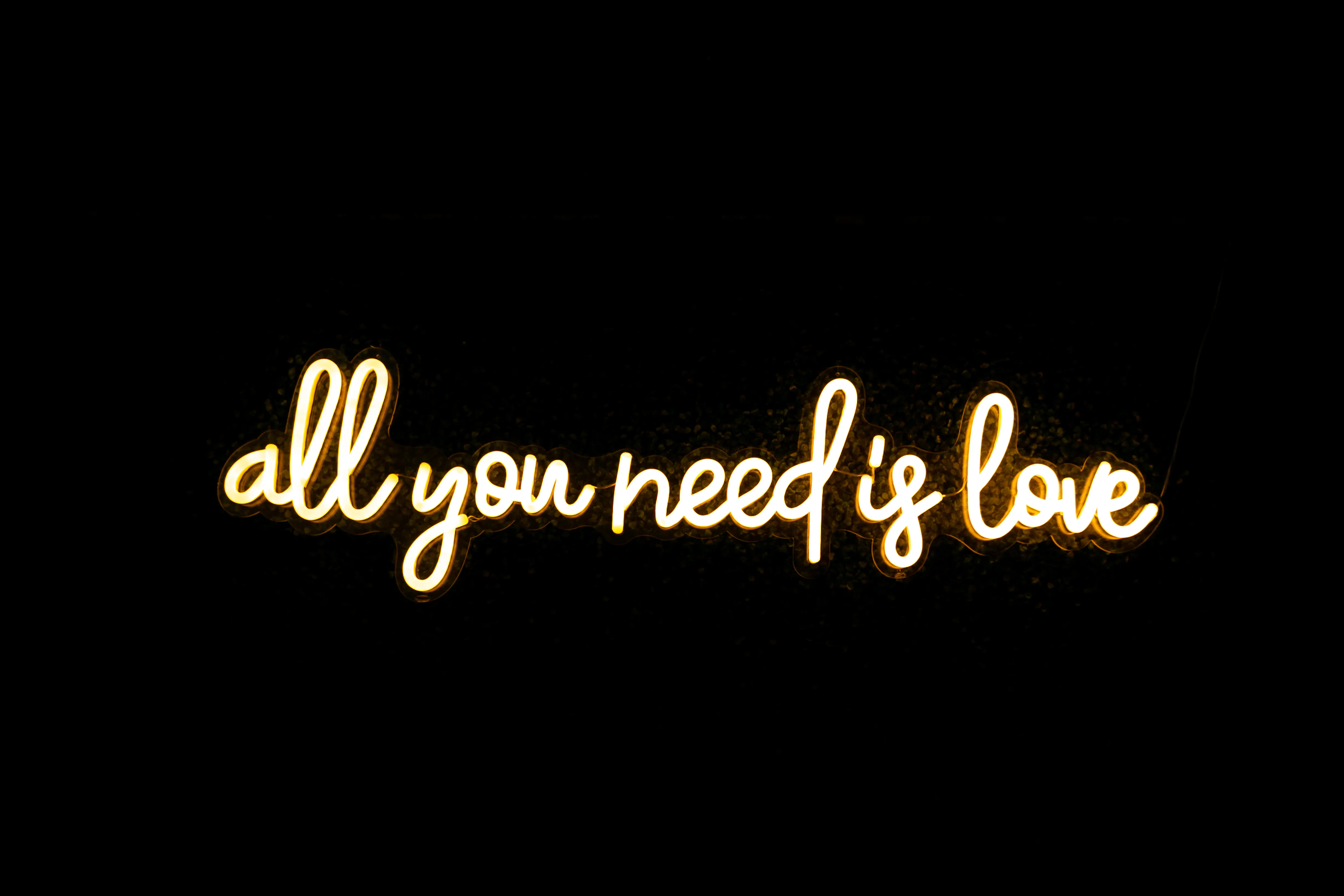  All you need is love NEON 