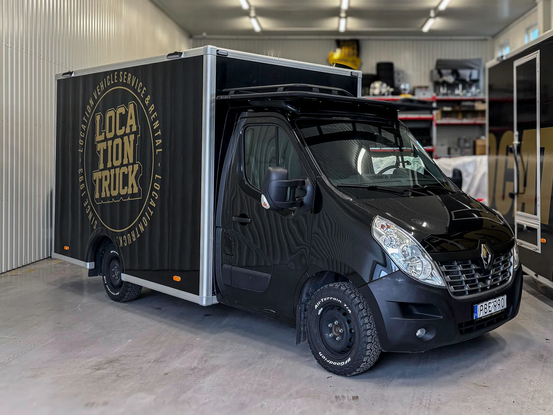 Cargo truck small