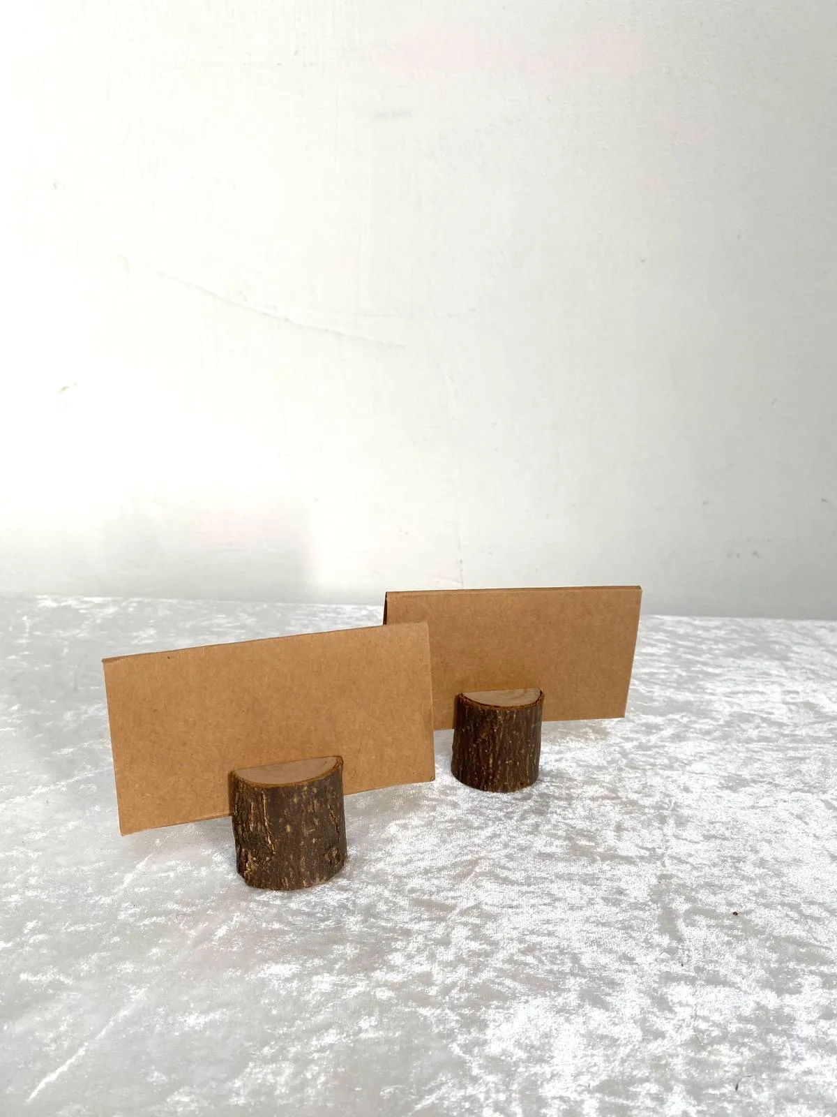 מעמד לשלט גזע עץ