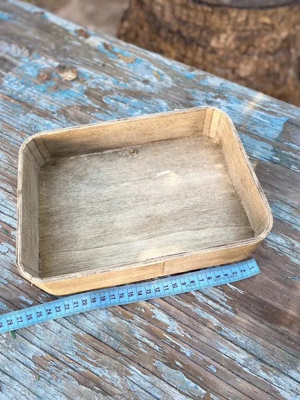 ארגז עץ נמוך