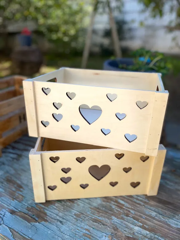 ארגז עץ לבבות