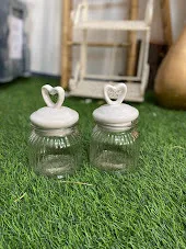 צנצנת זכוכית ולב