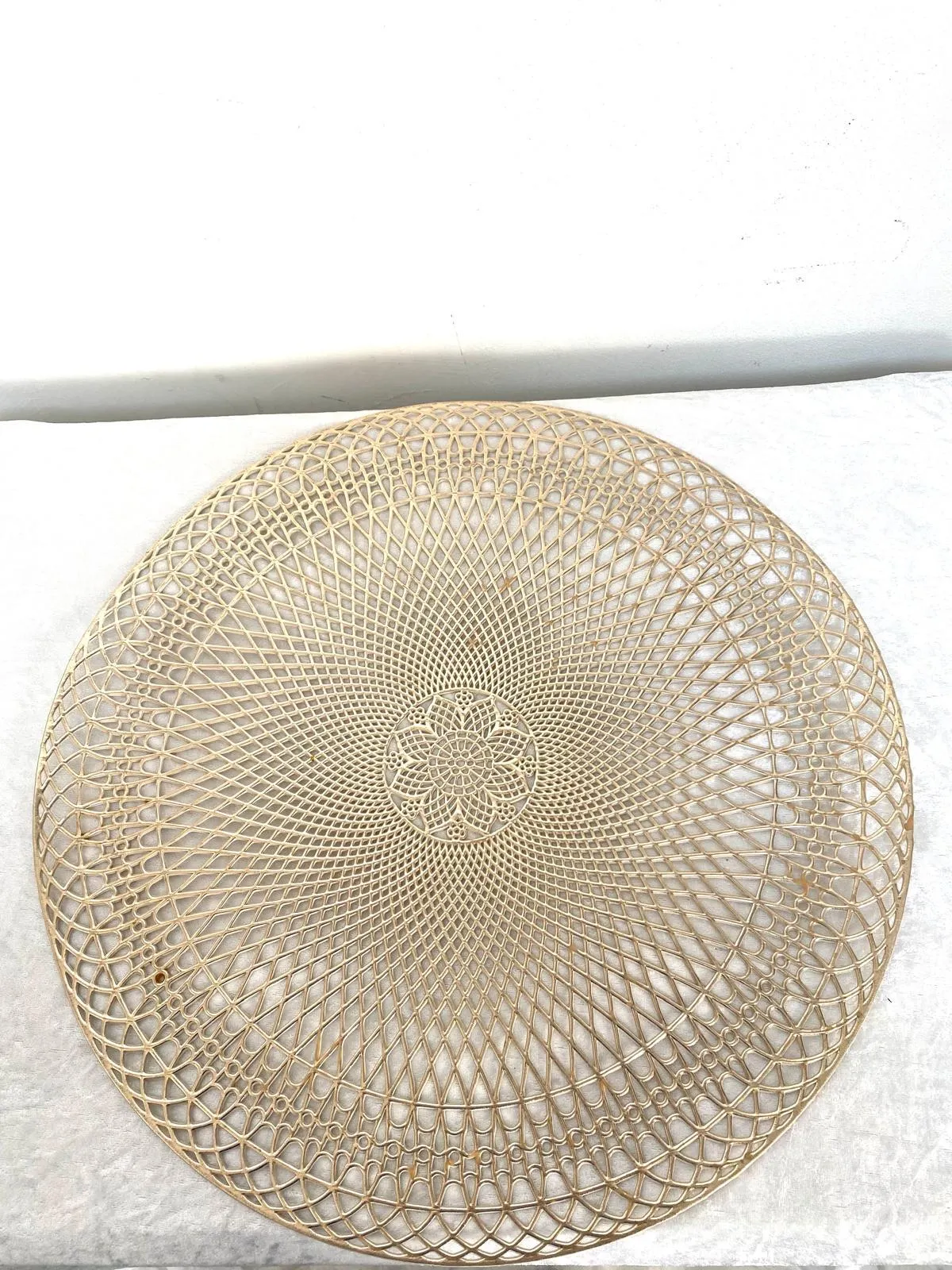 פלייסמט זהב עגול