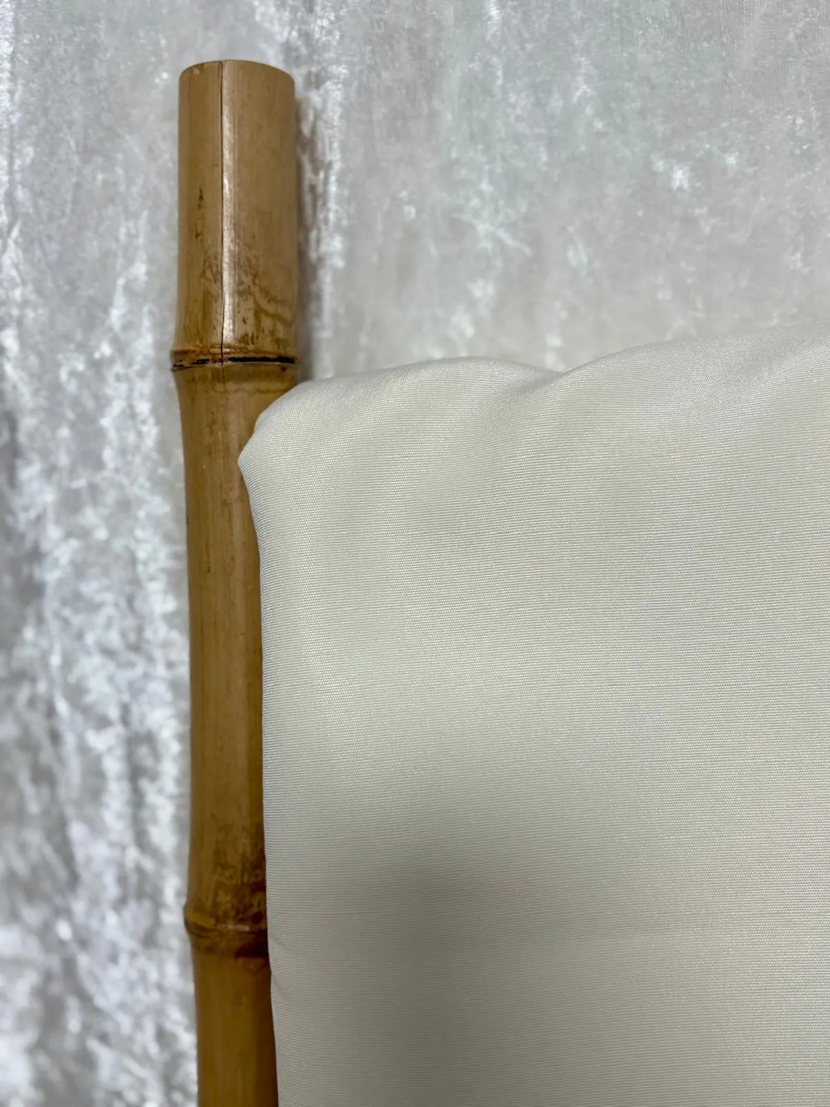  מפה ריבוע סאטן שמנת בהיר