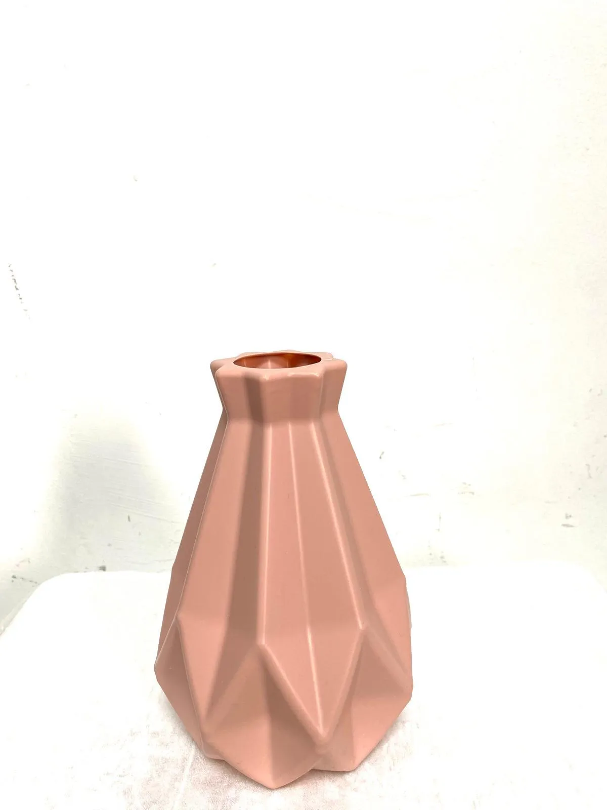 אגרטל ורוד דמויי קרמיקה- מעוין גדול