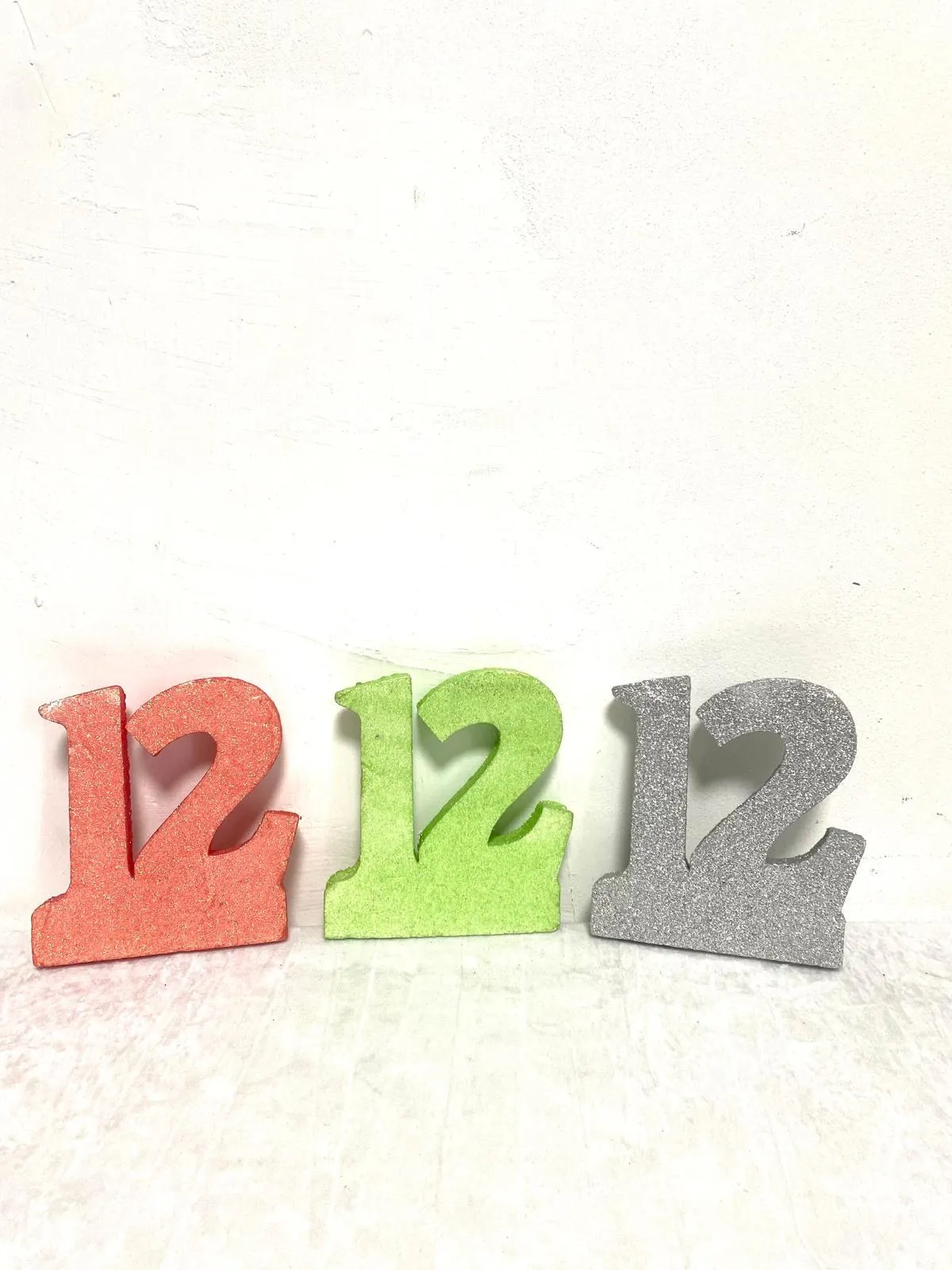 שתים עשרה צבעוני קטן