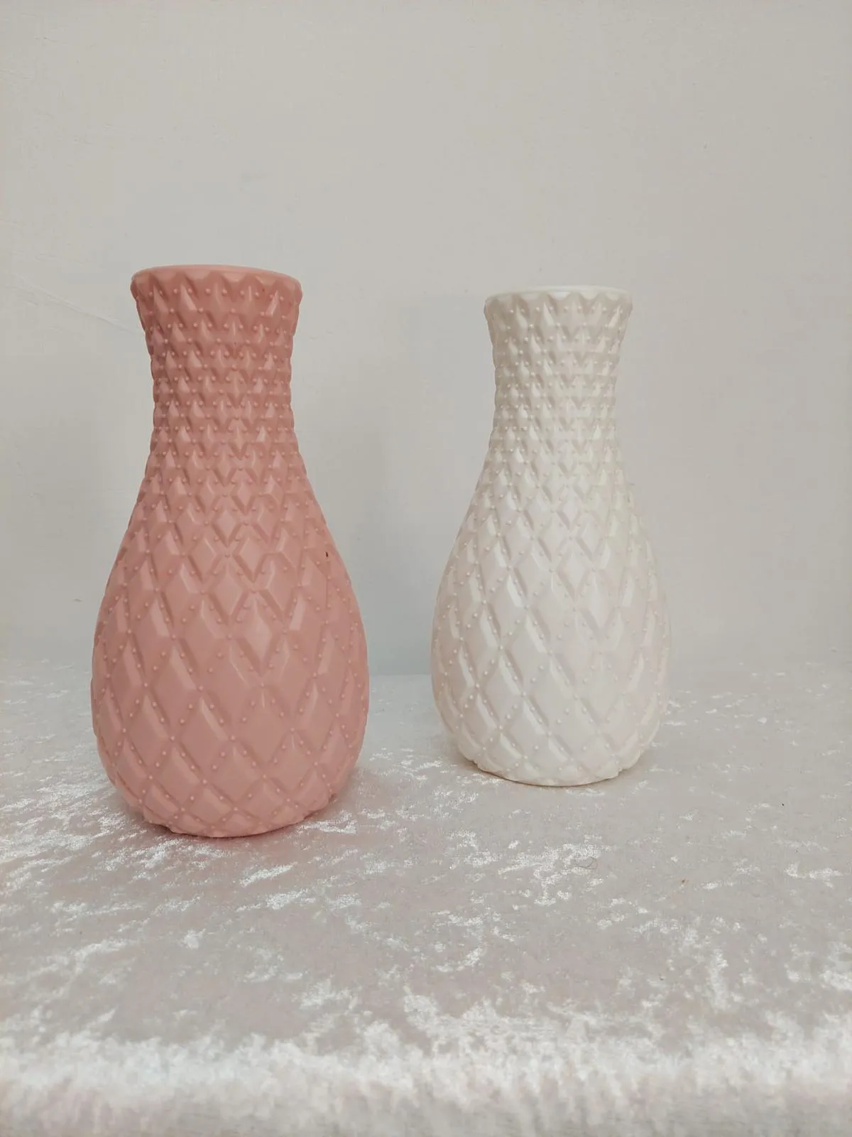 אגרטל ורוד דמוי קרמיקה- מעוינים קטנים