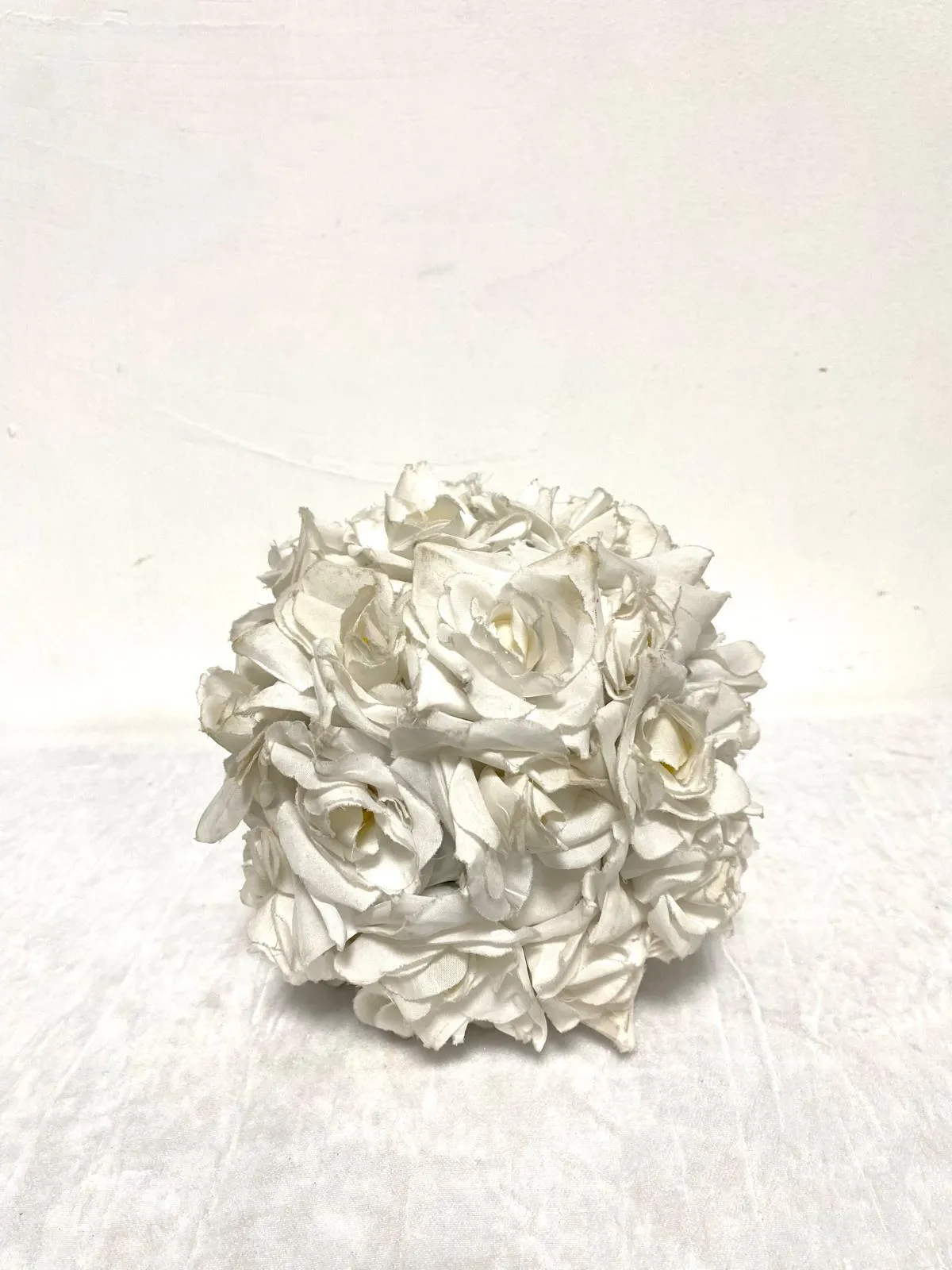 כדורי פרחים לבן