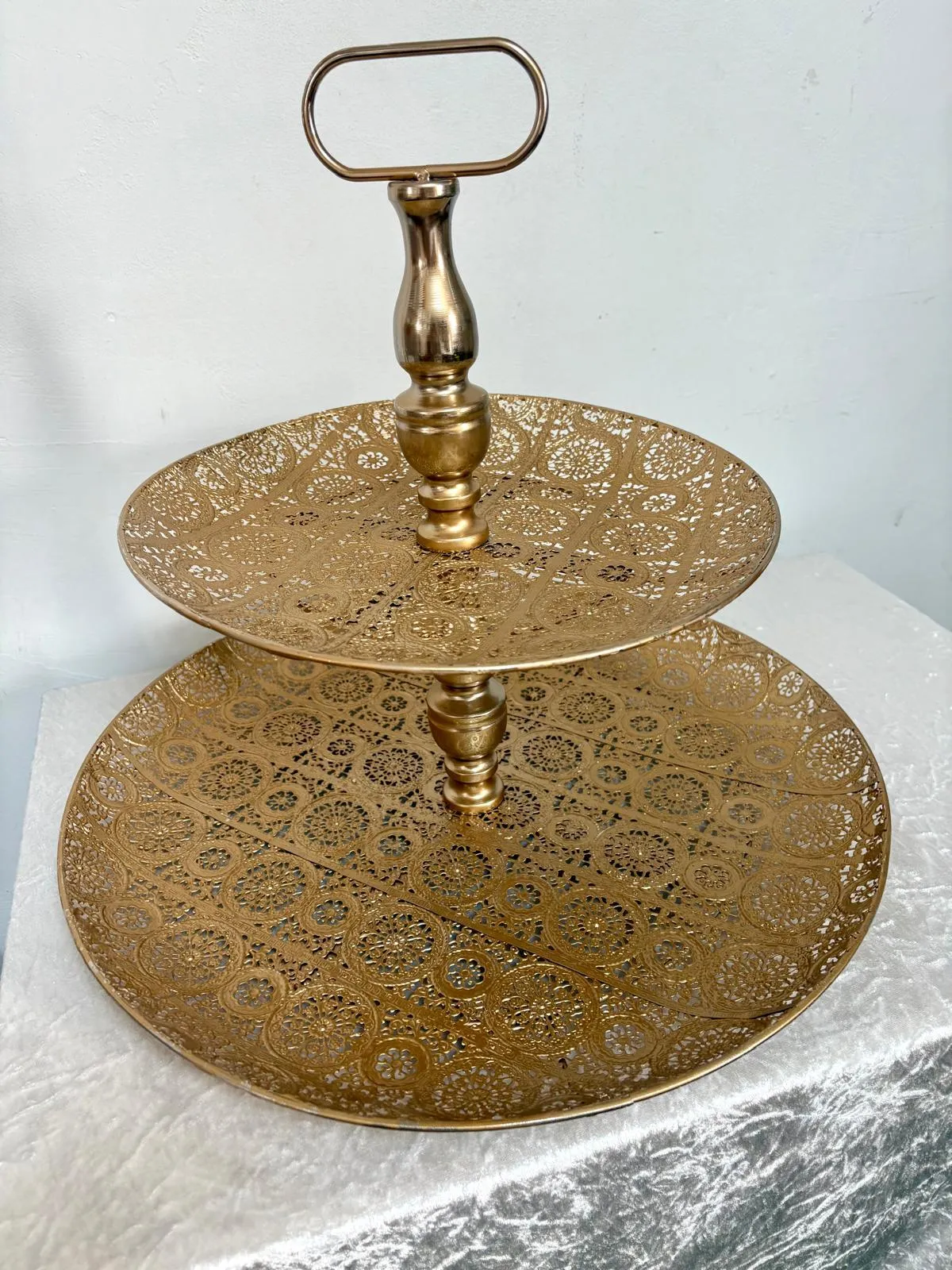 מעמד זהב לקינוחים