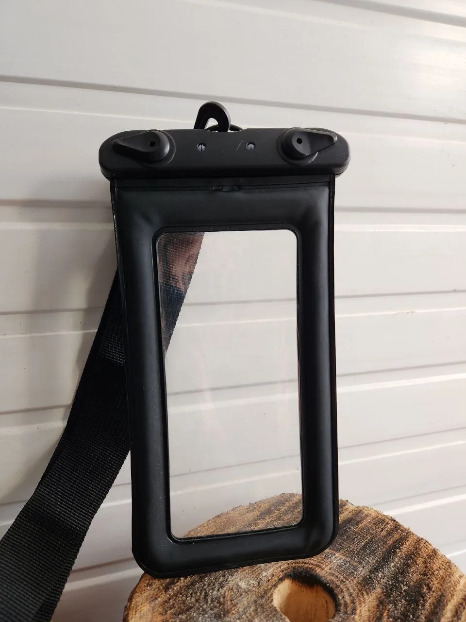 Dry bag for smartphone